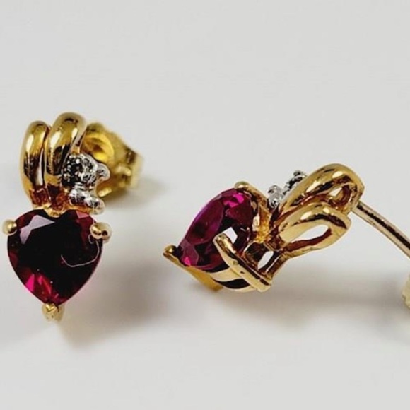 𝅺10k yellow gold, diamonds and pink sapphires jewelry set in heart box - Picture 8 of 16